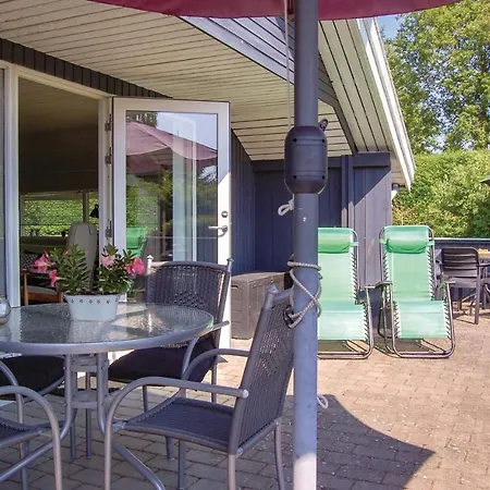 Three-bedroom Holiday In Haderslev Diernæs